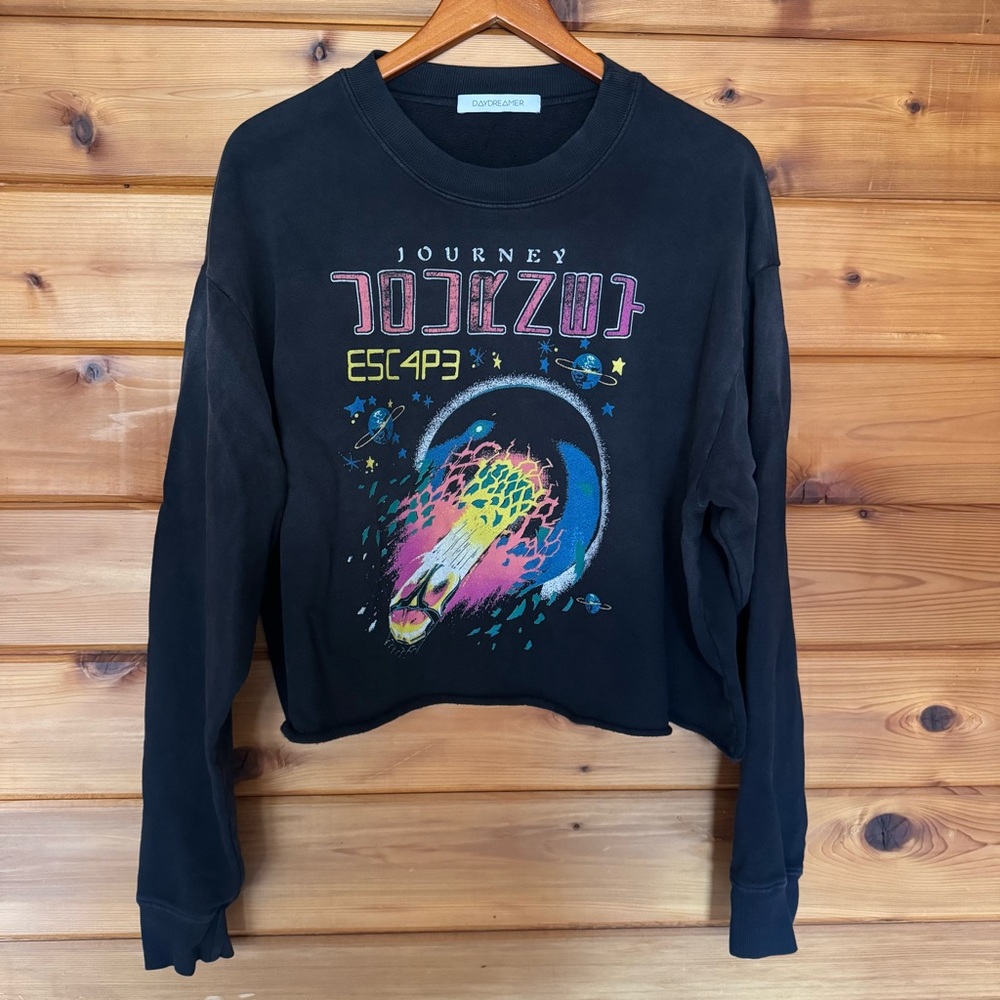 Coldwater Creek Black Graphic Long-Sleeve Cropped Sweatshirt - Journey Escape